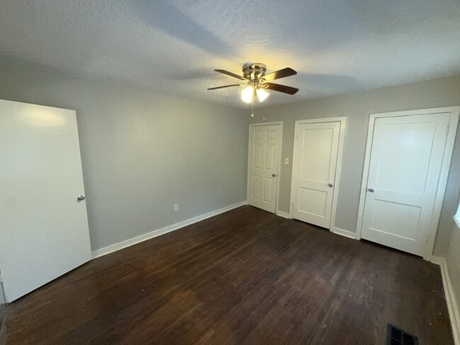 Building Photo - 740 Hickory Ridge Dr