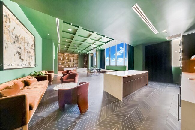 Building Photo - 11 NE 6th St