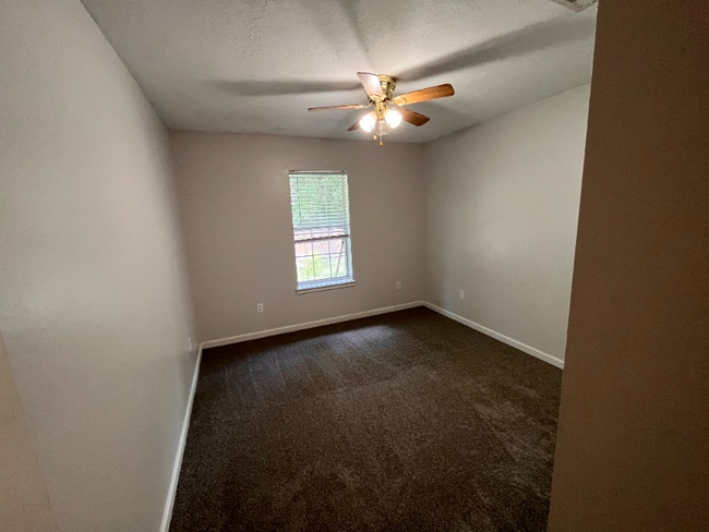 Building Photo - 133 N Ridge Dr