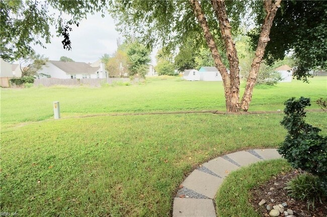 Building Photo - 937 Thompson Way