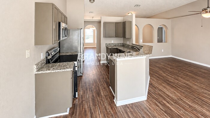 Building Photo - 16030 Lanesboro Ct