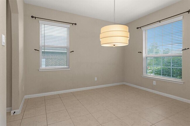 Building Photo - 8858 Oval Glass St