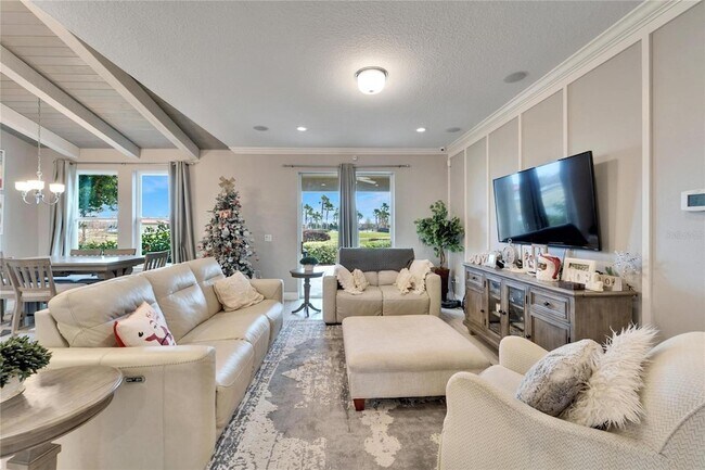 Building Photo - 13316 Palmera Vista Dr