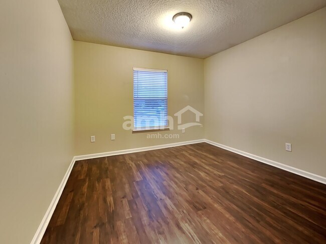 Building Photo - 86268 Augustus Ave