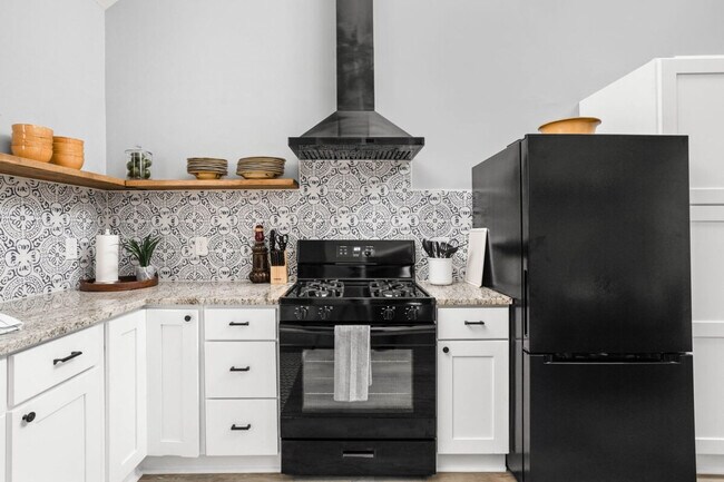 Building Photo - 848 Camp St