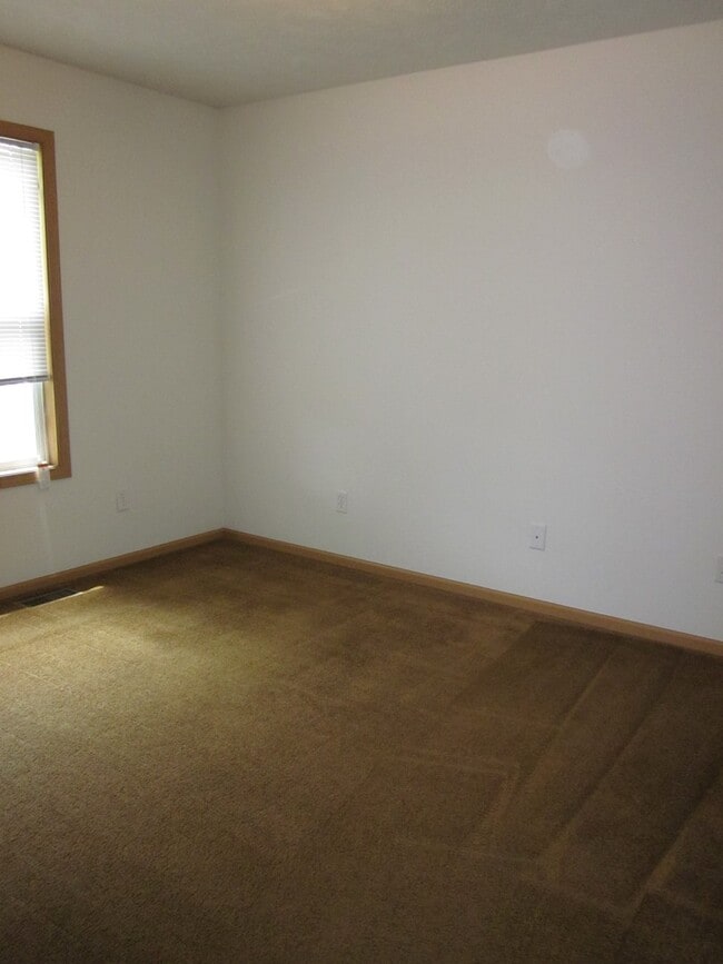 Building Photo - Beautiful Rental Close To East Campus