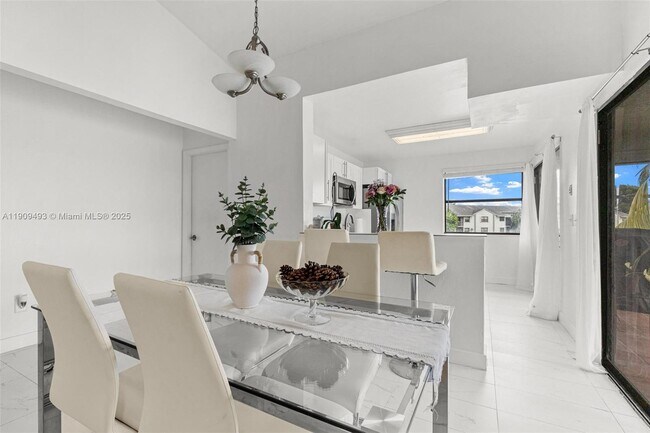 Building Photo - 1211 S Independence Dr