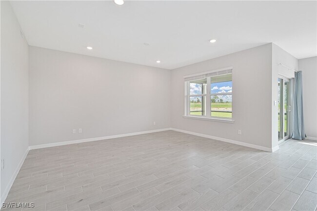 Building Photo - 44633 Palm Frond Dr