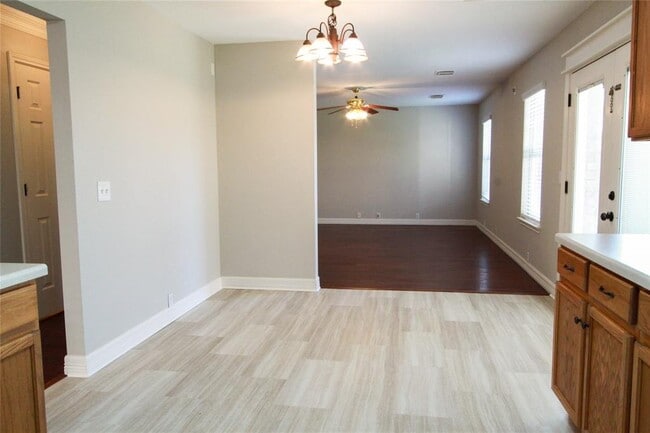 Building Photo - 15120 Plowshare Dr