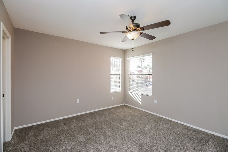 Building Photo - 1534 E Campbell Ave