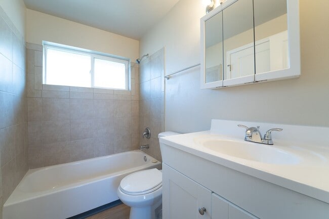 Building Photo - MOVE-IN SPECIAL! $500 plus Security Deposi...