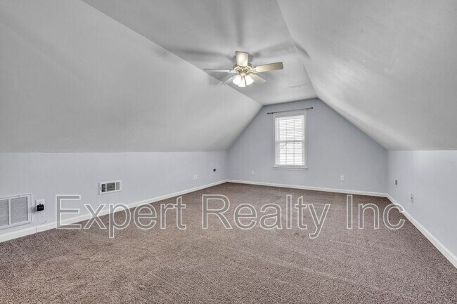 Building Photo - 8235 Wynwood Dr