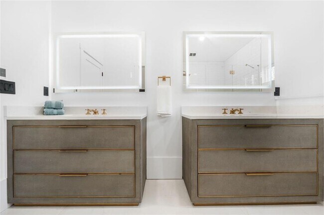 Building Photo - 507 Karen Ln