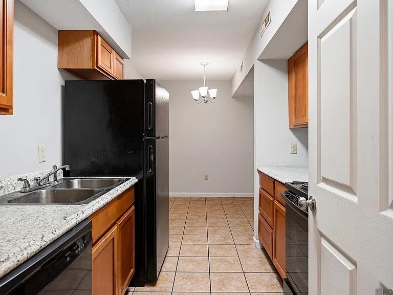 Building Photo - 844 Hammond Manor Dr