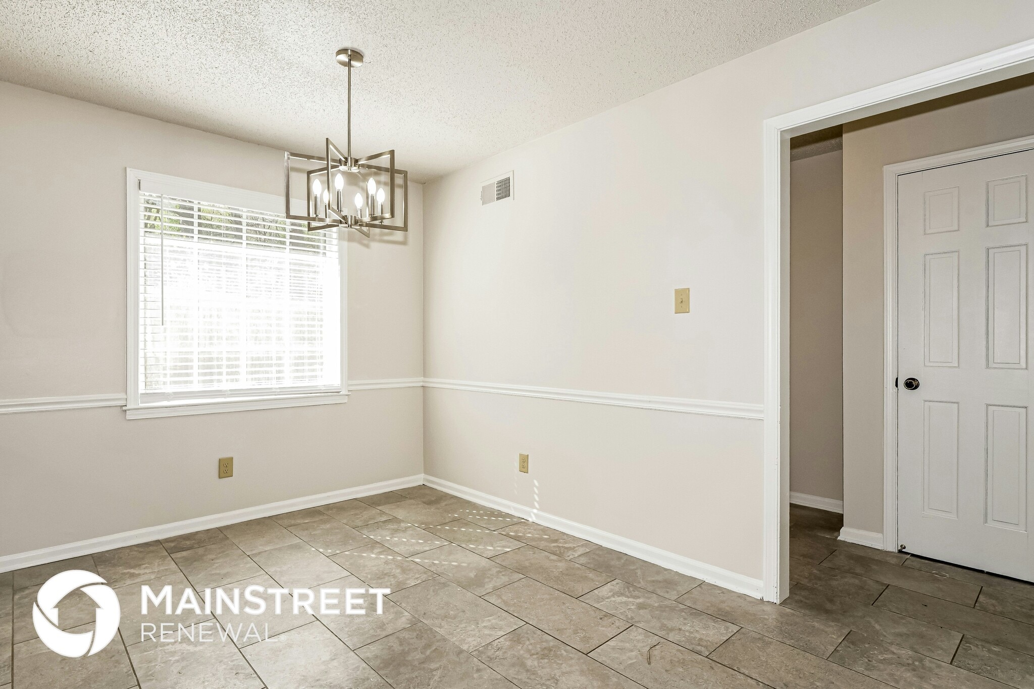 Building Photo - 2947 Pangbourne Cove