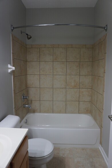 Master Bath - 2636 Harding Ct