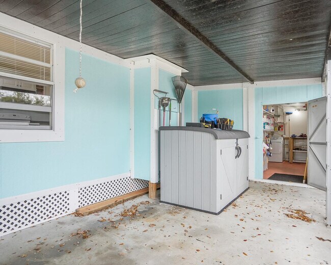 Building Photo - 1680 SW 84th Ave