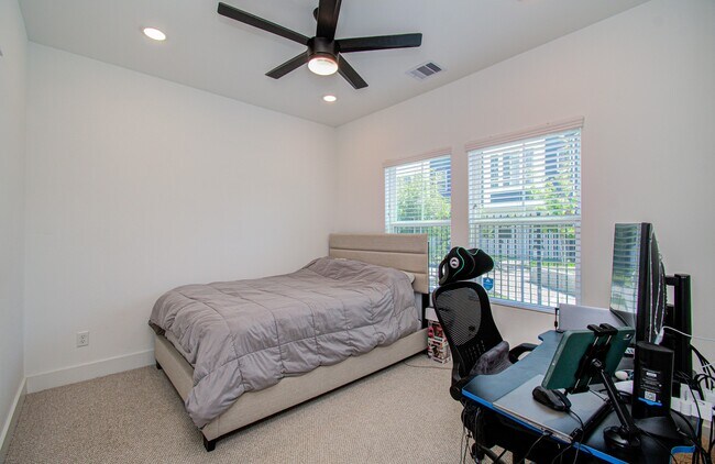 Building Photo - 8325 Springwood Crk Ln