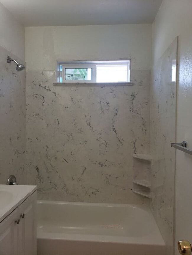 Building Photo - Beautiful La Mesa home w/ huge yard & garage