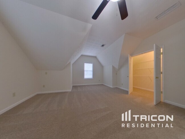 Building Photo - 800 Georgian Hills Dr
