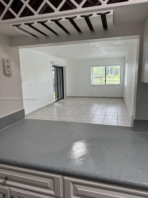 Building Photo - 153 Lakeview Dr
