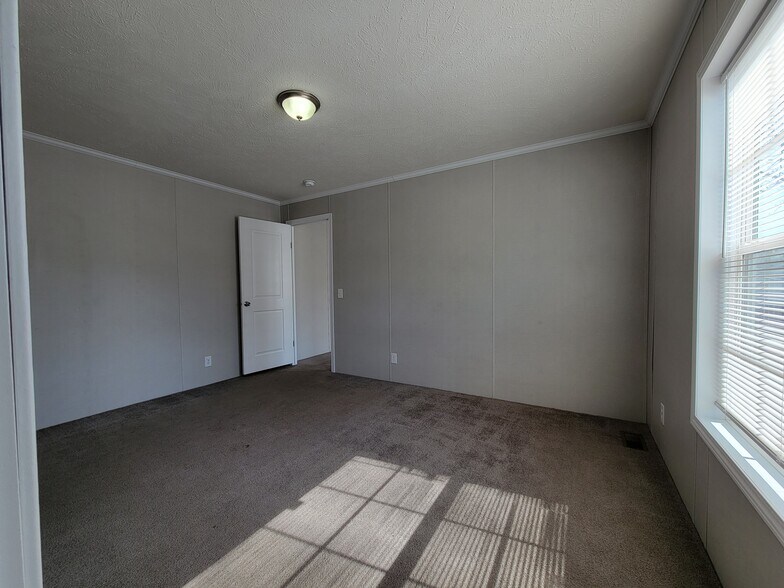 Building Photo - 38019 Pardo Dr