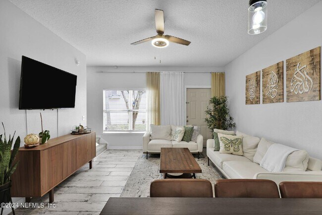 Building Photo - 2/2 St Johns living for Rent