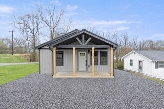 Building Photo - 804 Martin St