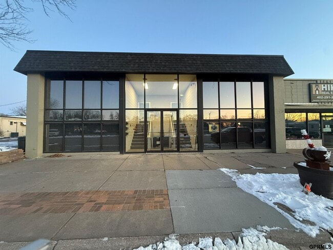 Primary Photo - 110 E Mission Ave