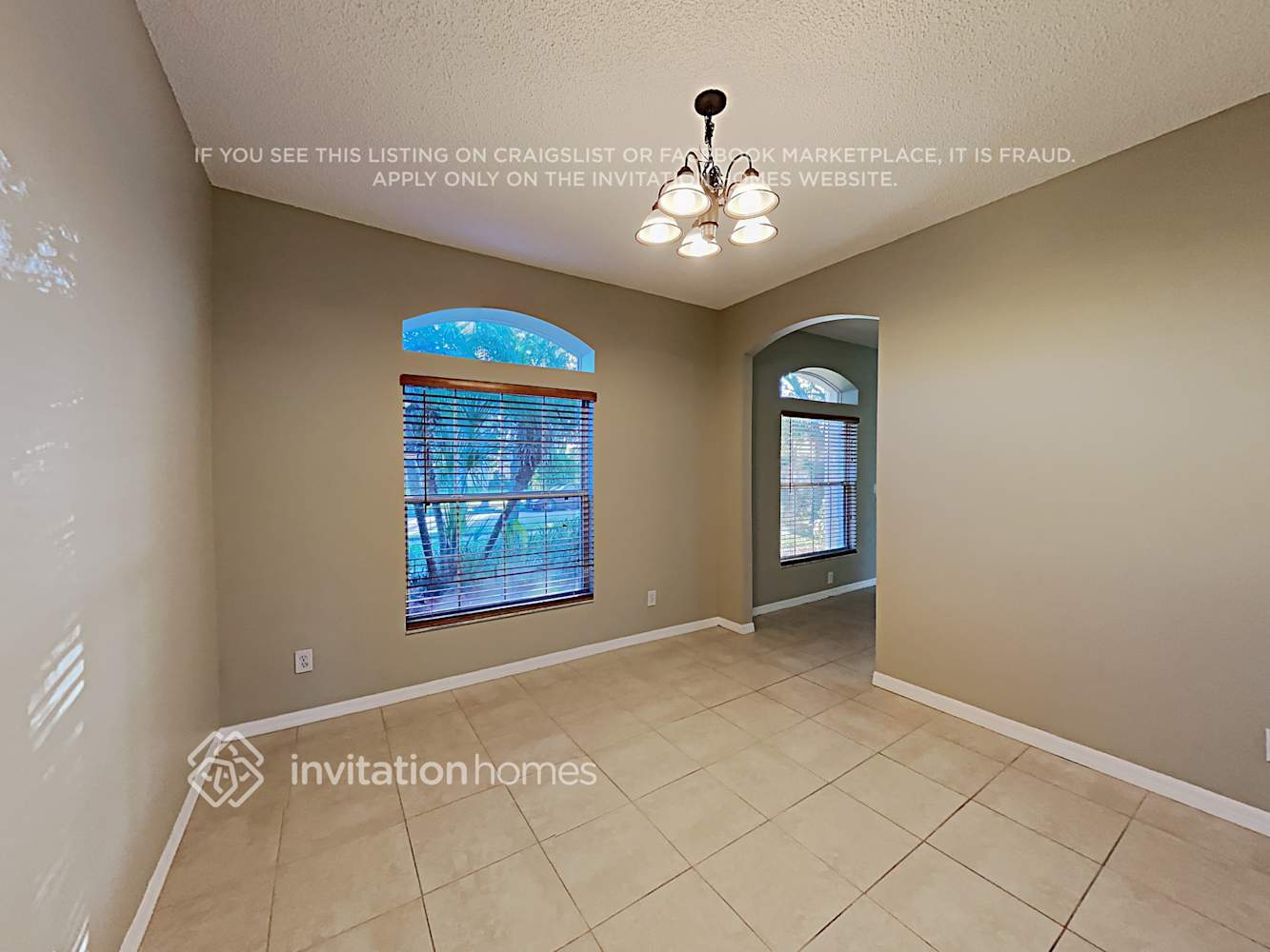 Building Photo - 1554 Knoll Ridge Dr