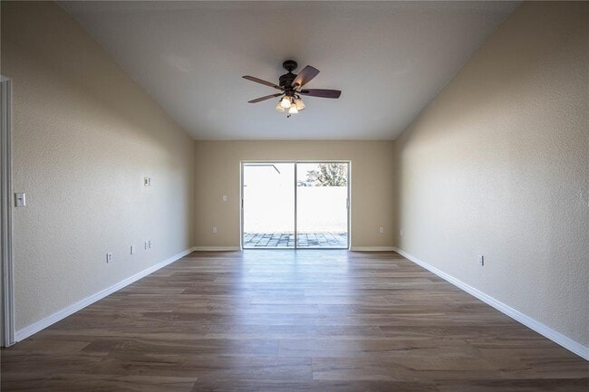 Building Photo - 3998 Rollingsford Cir