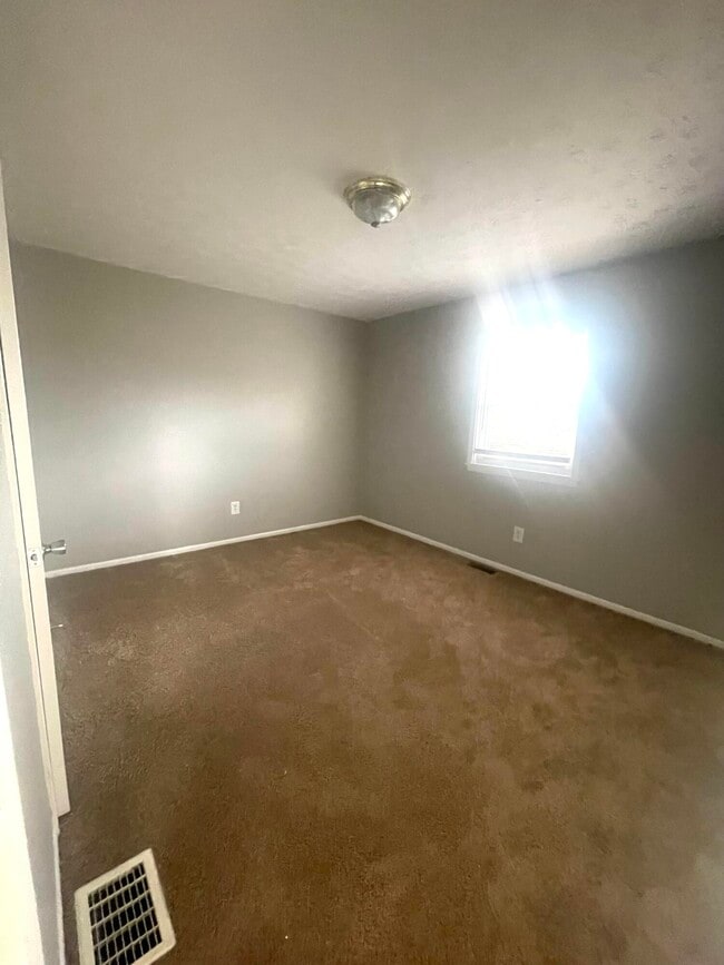 Building Photo - 3513 Sundart Dr