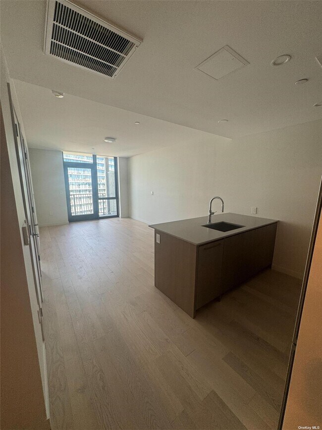 13102 40th Rd 13102 40th Rd Queens NY 11354 Apartment Finder