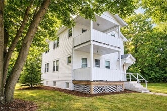 Building Photo - 578 Hoye Ave