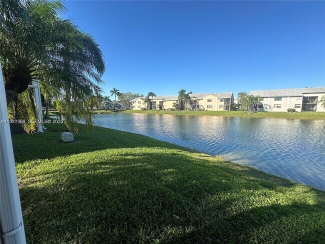 Building Photo - 1080 N Franklin Ave