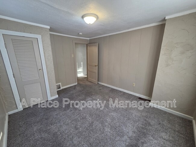 Building Photo - 338 La Motte Ln