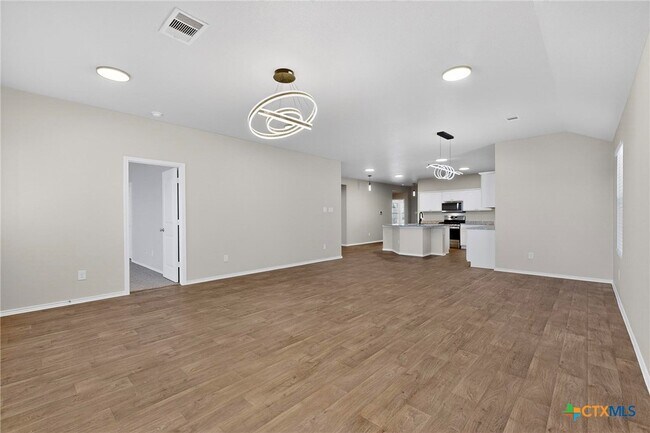 Building Photo - 218 Sickle Lp
