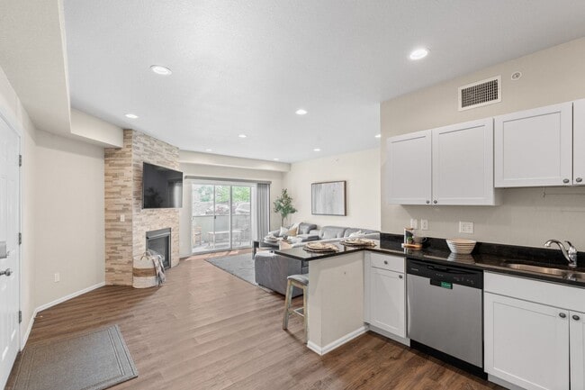 Building Photo - Easy Living with Modern Touches in a Prime...
