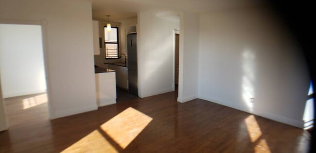 Building Photo - 42 Park Terrace E