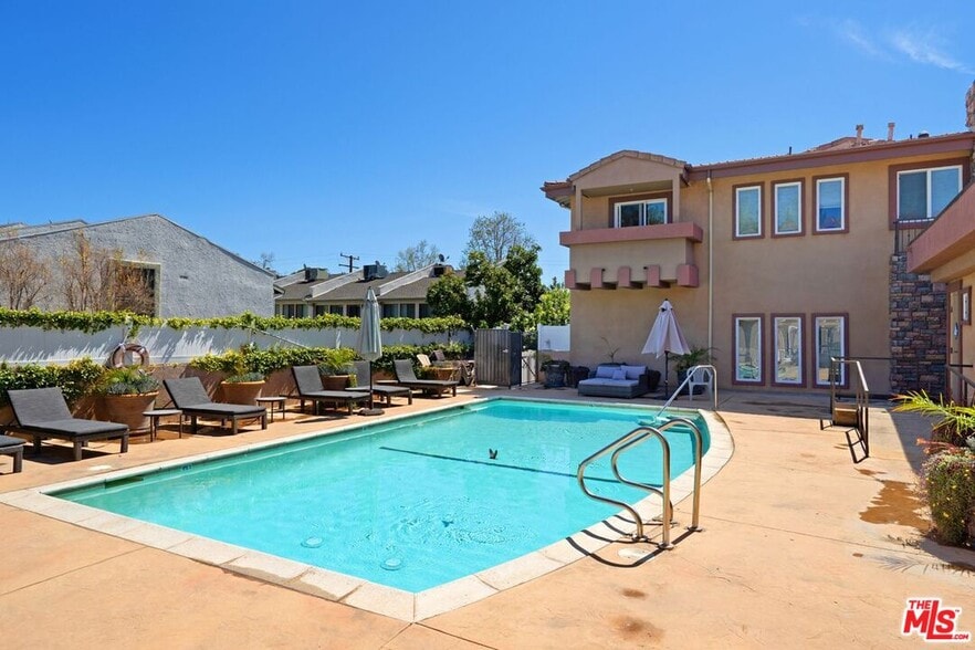 Pool - 5241 Colodny Dr