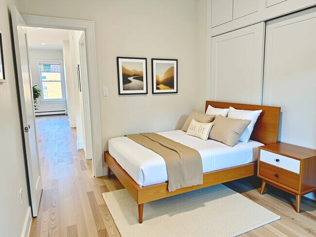 Building Photo - 8 4th St