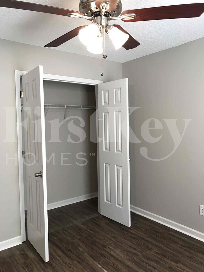 Building Photo - 120 Pointer Dr