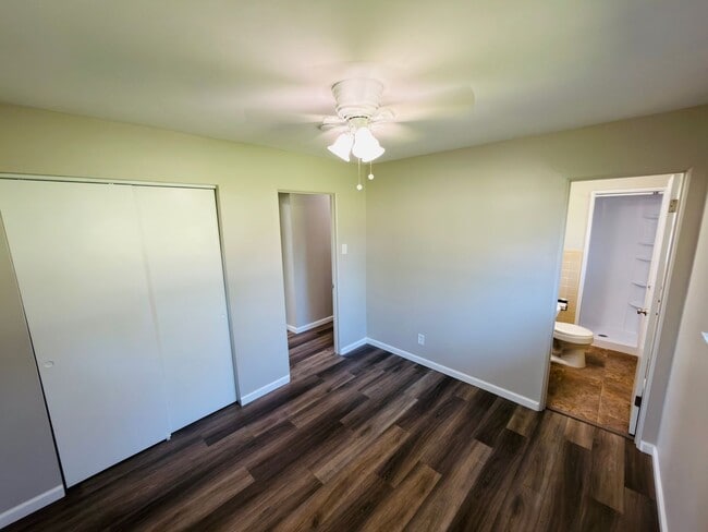 Building Photo - Move-In Ready 3BR/2BA Home with 2-Car Garage in St. Charles