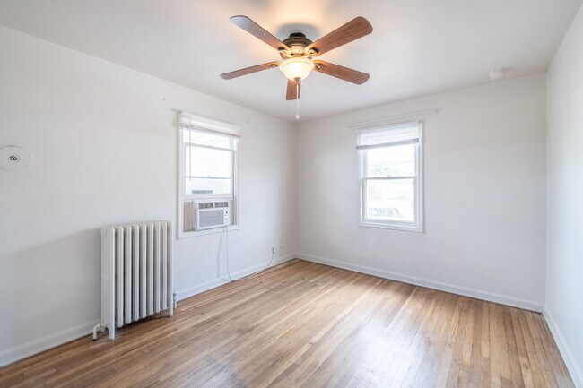 Building Photo - 135 E 4800 S
