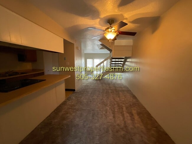 Building Photo - 2 Bedroom, 1.5 Bathroom with Garage