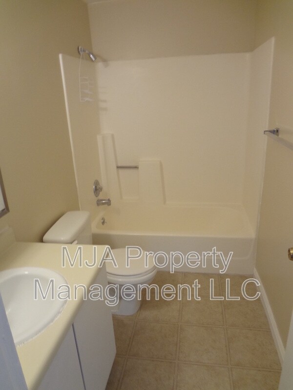 Building Photo - 4642 S Arlington Park Dr