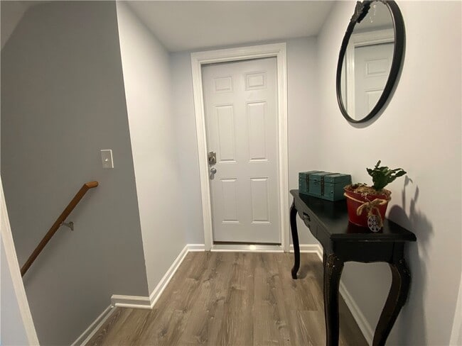 Building Photo - 233 W Commercial St