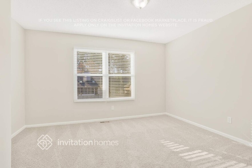 Building Photo - 2694 Candler Dr