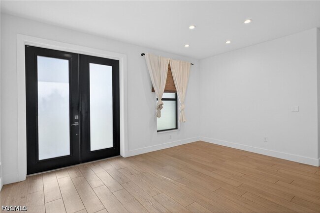 Building Photo - 1218 SW 9th Ct