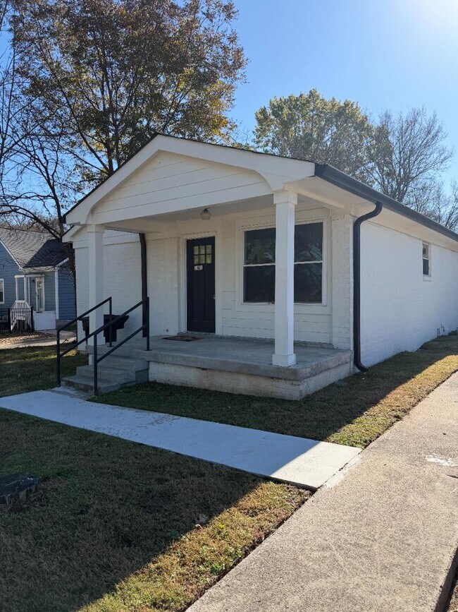 Building Photo - 749 Mt Hope St